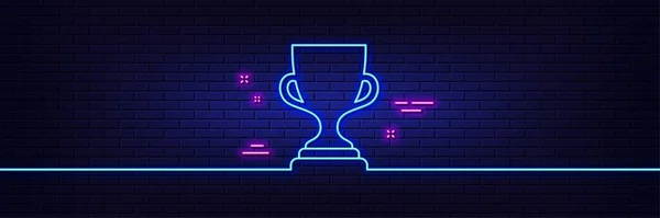 Neon Licht Gloed Effect Beker Lijn Icoon Winnaar Trophy Symbool — Stockvector