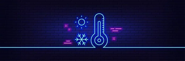 Neon Light Glow Effect Weather Thermometer Line Icon Winter Snowflake — Stock vektor