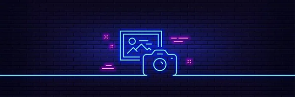 Neon Light Glow Effect Photo Camera Line Icon Image Photography — 图库矢量图片