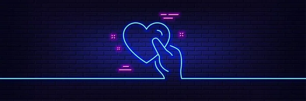 Neon Light Glow Effect Hold Heart Line Icon Friends Love — Archivo Imágenes Vectoriales