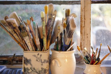 Sanatçının fırçalar