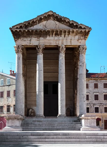 Tempio di Roma e Augusto — Foto Stock