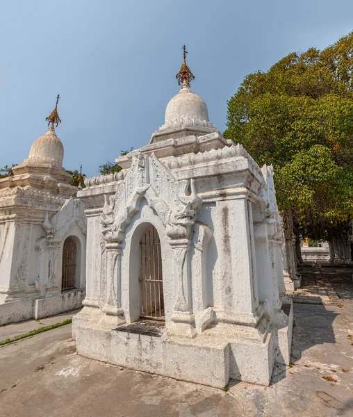 Kuthodaw Pagoda — Stock Photo, Image