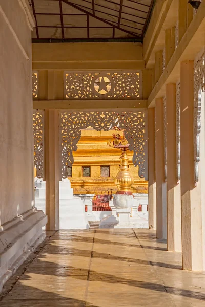 Die Shwezigon-Pagode — Stockfoto