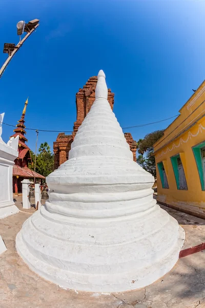 Den Shwezigon Pagoda — Stockfoto