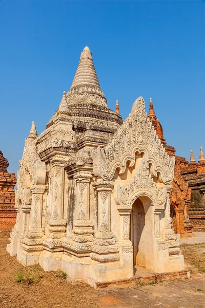 Bagan - witte pagode — Stockfoto