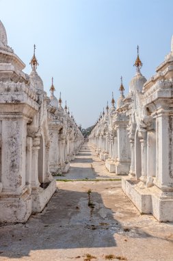 Kuthodaw Pagoda