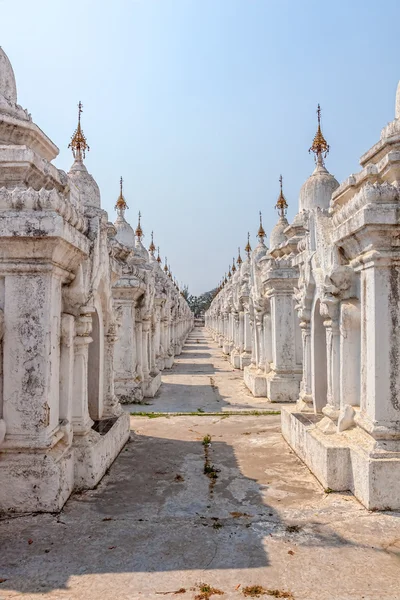 Pagoda di kuthodaw — Foto Stock