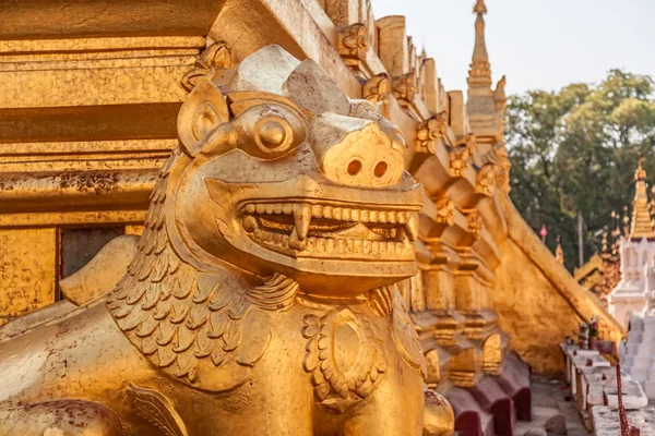 De Shwezigon Pagoda — Stockfoto