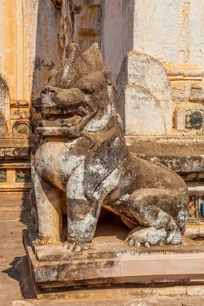 Ananda Temple - facade detail with lion — Stock Photo, Image
