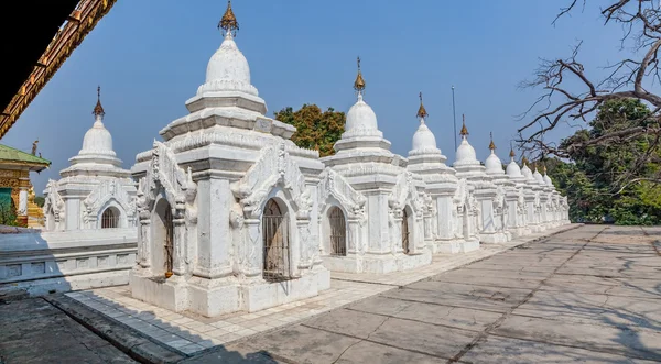 Kuthodaw pagode — Fotografia de Stock