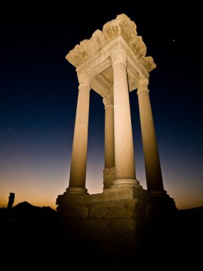 Palmyra by night clipart