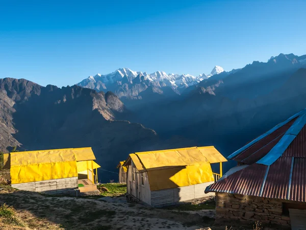 Kamp pegunungan Himalaya — Stok Foto