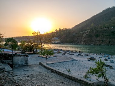 günbatımı Ganj Nehri