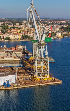 Eski tersaneli Pula Panoraması