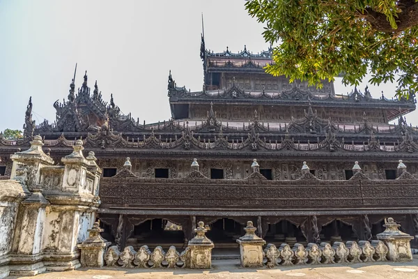Monasterio de Shwenandaw - Mandalay — Foto de Stock