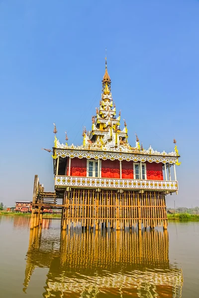 Pagoda w jeziorze Inle, Myanmar. — Zdjęcie stockowe
