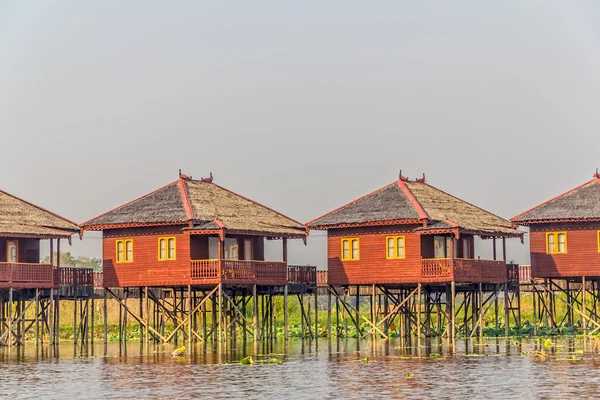 Hotéis no lago Inle — Fotografia de Stock