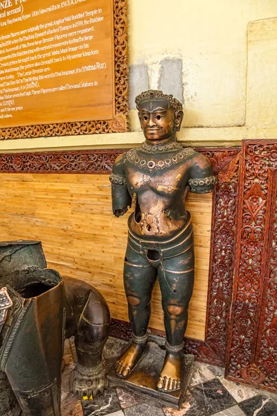 Mahamuni Khmer bronze statues — Stock Photo, Image