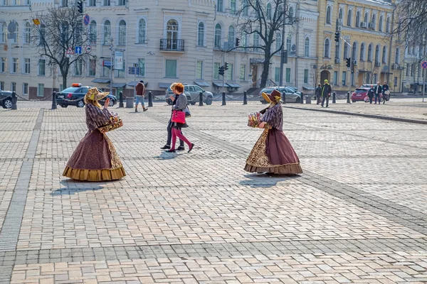 Ragazze in costumi nazionali - Kiev — Foto Stock