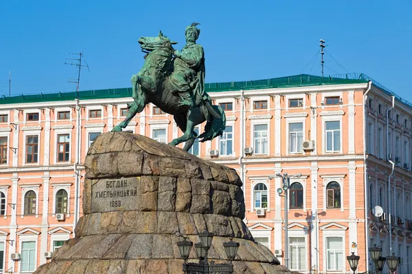 De Chmelnytsky-monument in kiev — Stockfoto