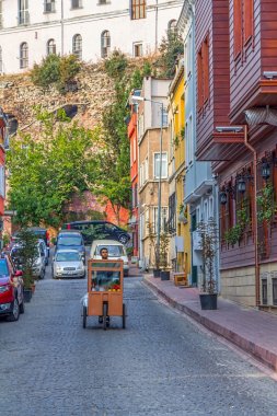 Istanbul eski sokak trafik