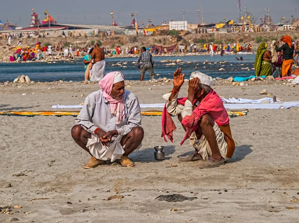 Sadhus talar i haridwar — Stockfoto