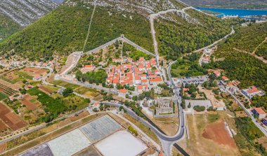 Ston surlar, Hırvatistan Hava