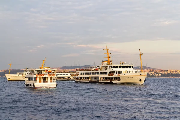 Łodzi turystycznych w Stambule — Zdjęcie stockowe