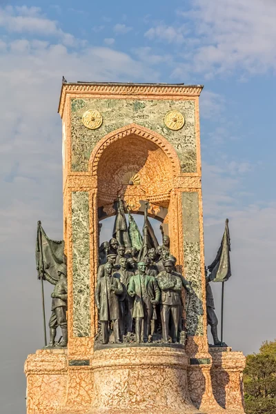 イスタンブールで共和国記念碑 — ストック写真