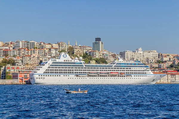 伊斯坦布尔船 — 图库照片