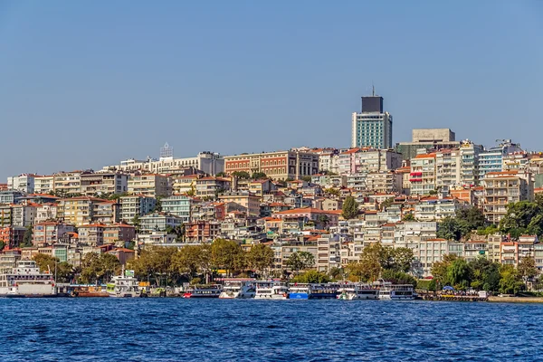 Istanbulské čtvrti ortakoy — Stock fotografie