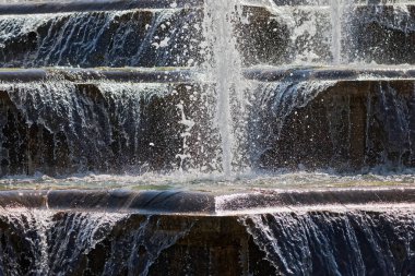 Avusturya 'nın Wien kentindeki Belvedere bahçelerinde şelaleler