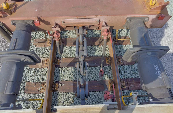 Aangesloten goederenwagons op het spoor — Stockfoto