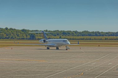 Pula havaalanı Hırvatistan pistinde bombacı Global Express
