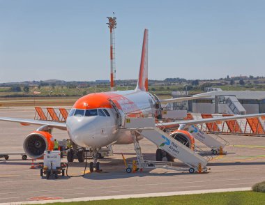 Pula havaalanı Hırvatistan pistinde A319 Airbus 'u