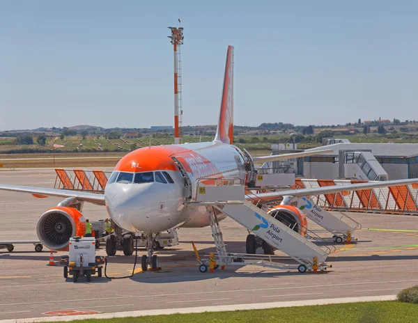 Pula havaalanı Hırvatistan pistinde A319 Airbus 'u