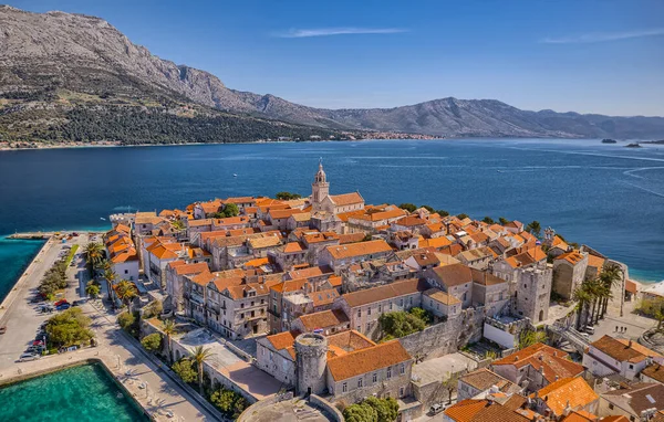 Luchtfoto van de oude middeleeuwse stad Korcula centrum — Stockfoto