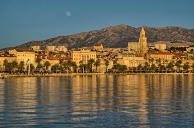 Şehrin gün batımında Panorama