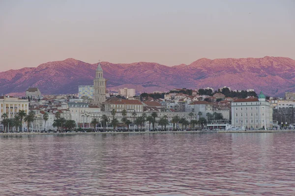 Panorama at sunset of the city Split — Stock Photo, Image