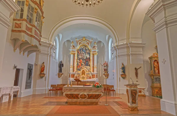 Vukovar Iglesia de los Santos Felipe y Santiago interior República Croacia — Foto de Stock