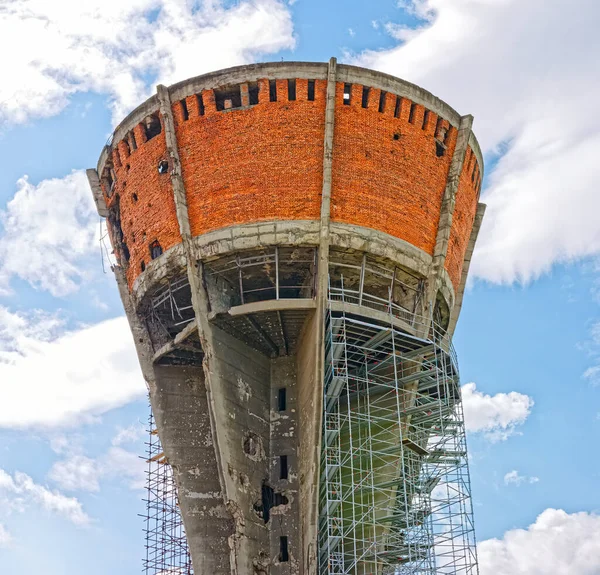 Vukovar vodní věž v rekonstrukci — Stock fotografie