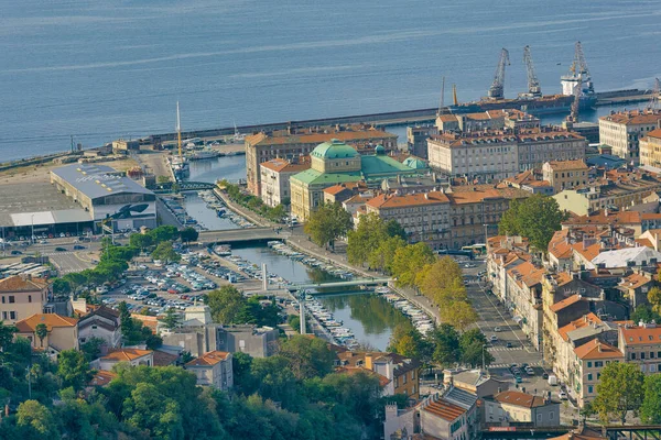 Rijeka stary główny port morski panoramiczny widok — Zdjęcie stockowe