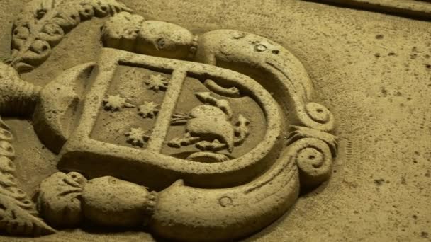 Vis岛上的Saint Nicholas Muster教堂地板上的墓碑 — 图库视频影像