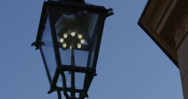 Hırvatistan 'ın Zagreb kentinde eski sokak lambaları