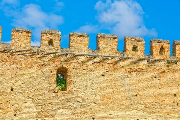 Hırvatistan 'ın kuzeydoğusundaki Ilok Kalesi savunma duvarları