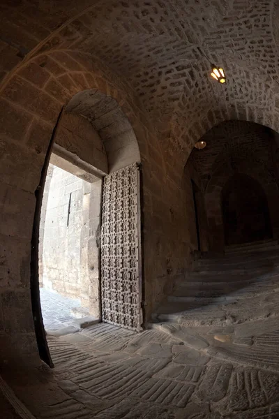 Rybářský objektiv Citadel gate Aleppo — Stock fotografie