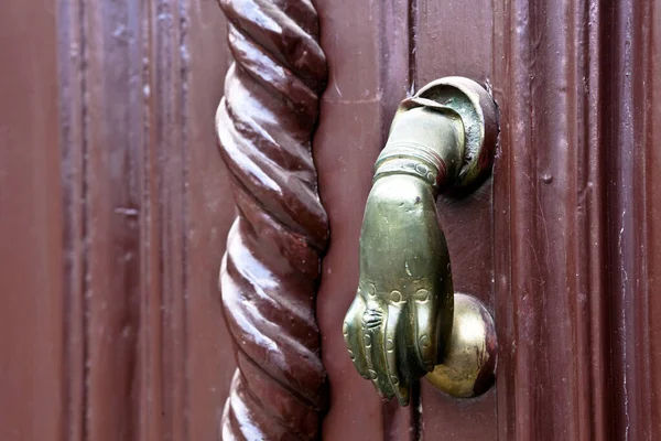 Door detail in the street of Damascus — Stock Photo, Image