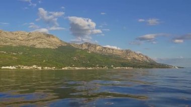 Adriyatik Denizi kıyısında, Hırvatistan Tucepi turistik şehrin güzel doğa.