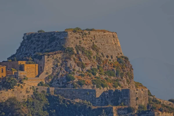 Παλιό Βενετσιάνικο Φρούριο Χτισμένο Τεχνητό Νησάκι Γύρω Τείχη Κέρκυρα Ελλάδα — Φωτογραφία Αρχείου